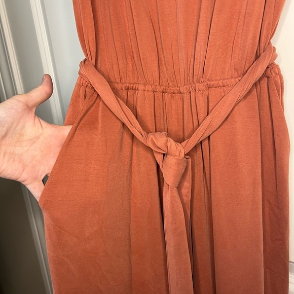 Banana Republic Sleeveless Jumpsuit with Wide-Leg Silhouette - Picture 6 of 11